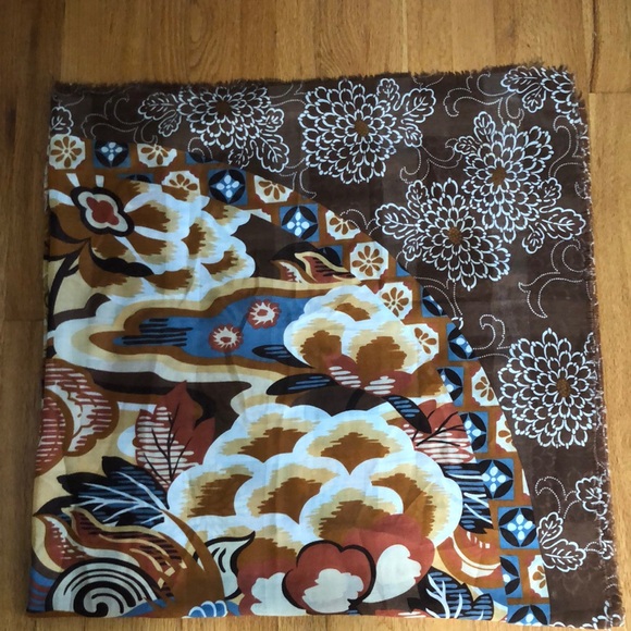 Attractive Chrysanthemums Print Large Shawl Wrap - Picture 7 of 14